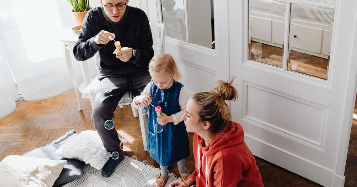 Retrouver la complicité à deux : raviver l’intimité après l’arrivée des enfants