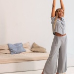 Viscose et style : idées de tenues féminines légères, chic et confortables