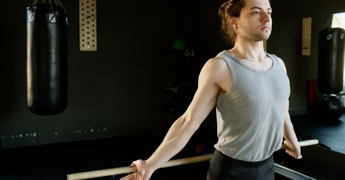 Épaules tendues ? 7 exercices simples pour relâcher les tensions et retrouver une posture légère