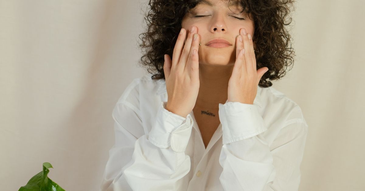 Peaux délicates : le guide doux et efficace pour une routine de soin apaisante