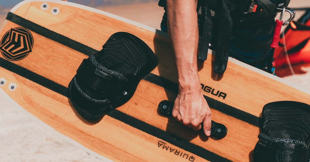 Bien débuter sur la planche : le guide simple et motivant pour vos premiers pas
