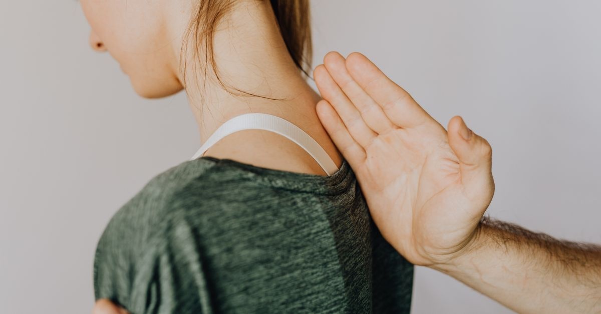 Dites adieu aux tensions cervicales : 7 solutions simples pour retrouver un cou détendu
