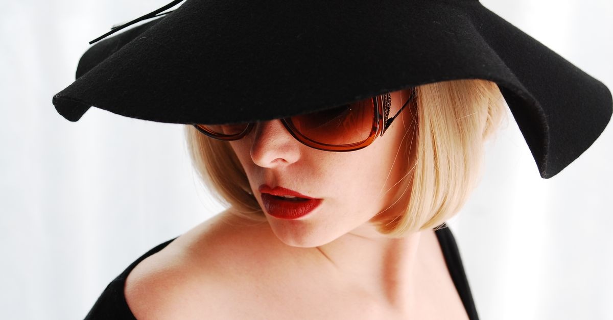Le guide chic des chapeaux féminins : élégance et style pour toutes les saisons