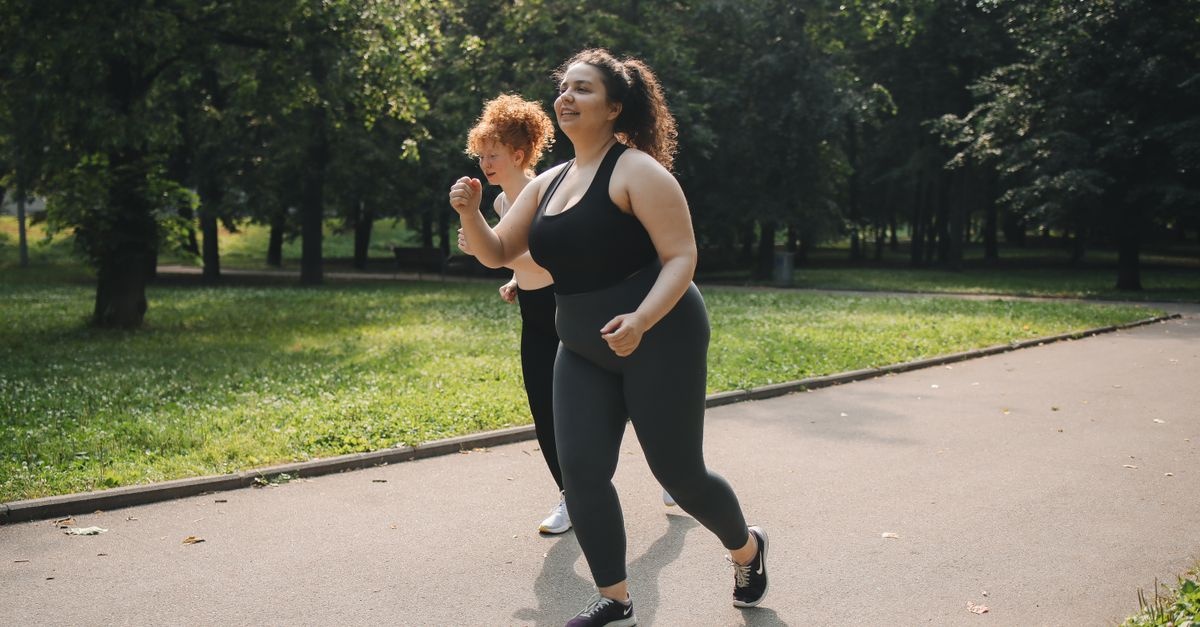 Maigrir en douceur : le guide de la marche minceur spécialement pensé pour les femmes