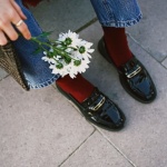 Mocassins avec ou sans chaussettes ? Le guide chic pour éviter les faux pas