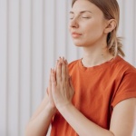 7 exercices simples pour calmer le mental et retrouver la sérénité au quotidien