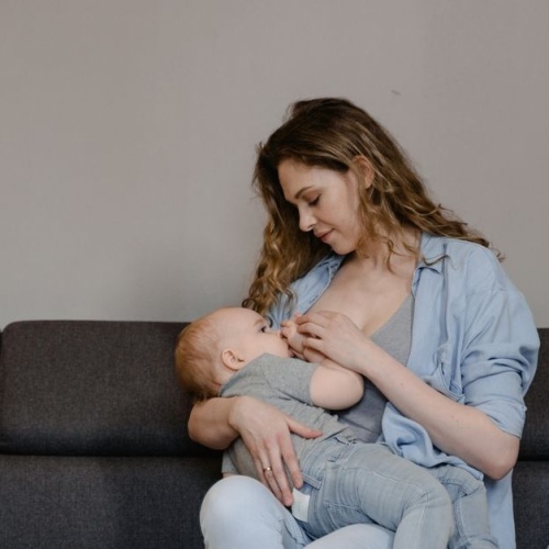 Tire-lait : les meilleurs moments pour l’utiliser (et bien s’organiser au quotidien)