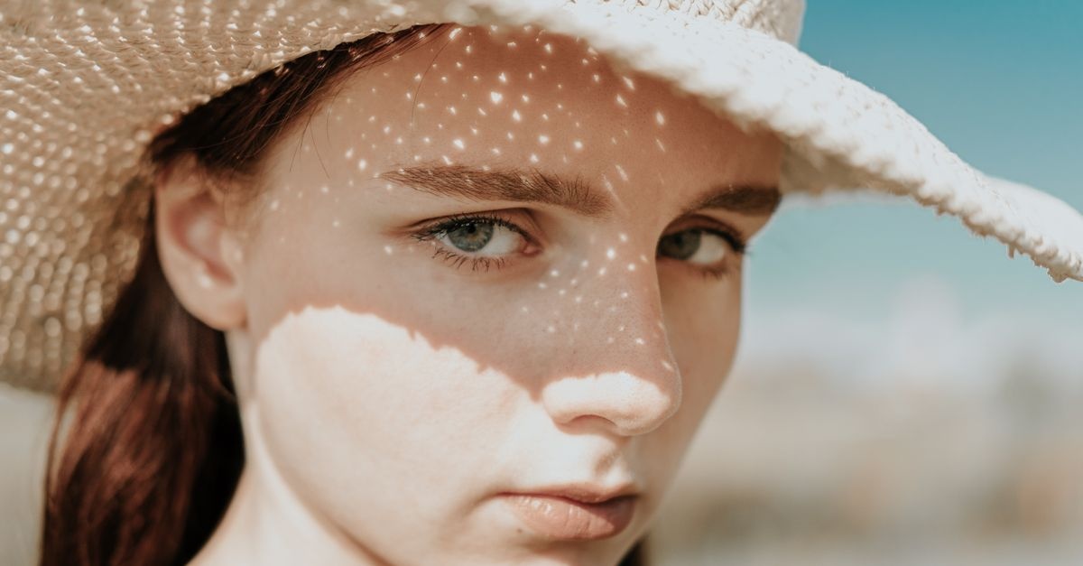Adieu les taches de soleil : comprendre, prévenir et estomper les marques sur le visage